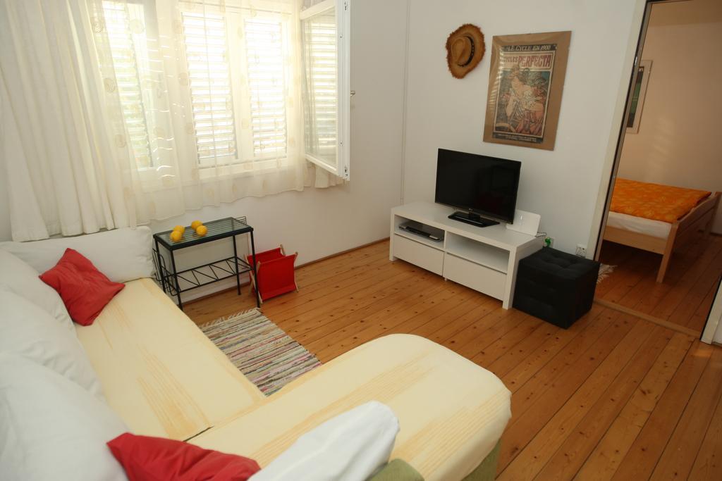 Kucica Ljubcek Villa Privlaka  Rum bild