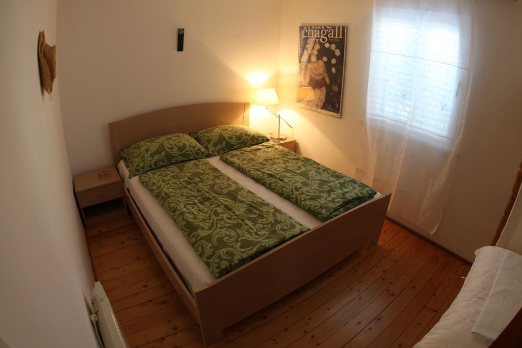 Kucica Ljubcek Villa Privlaka  Rum bild